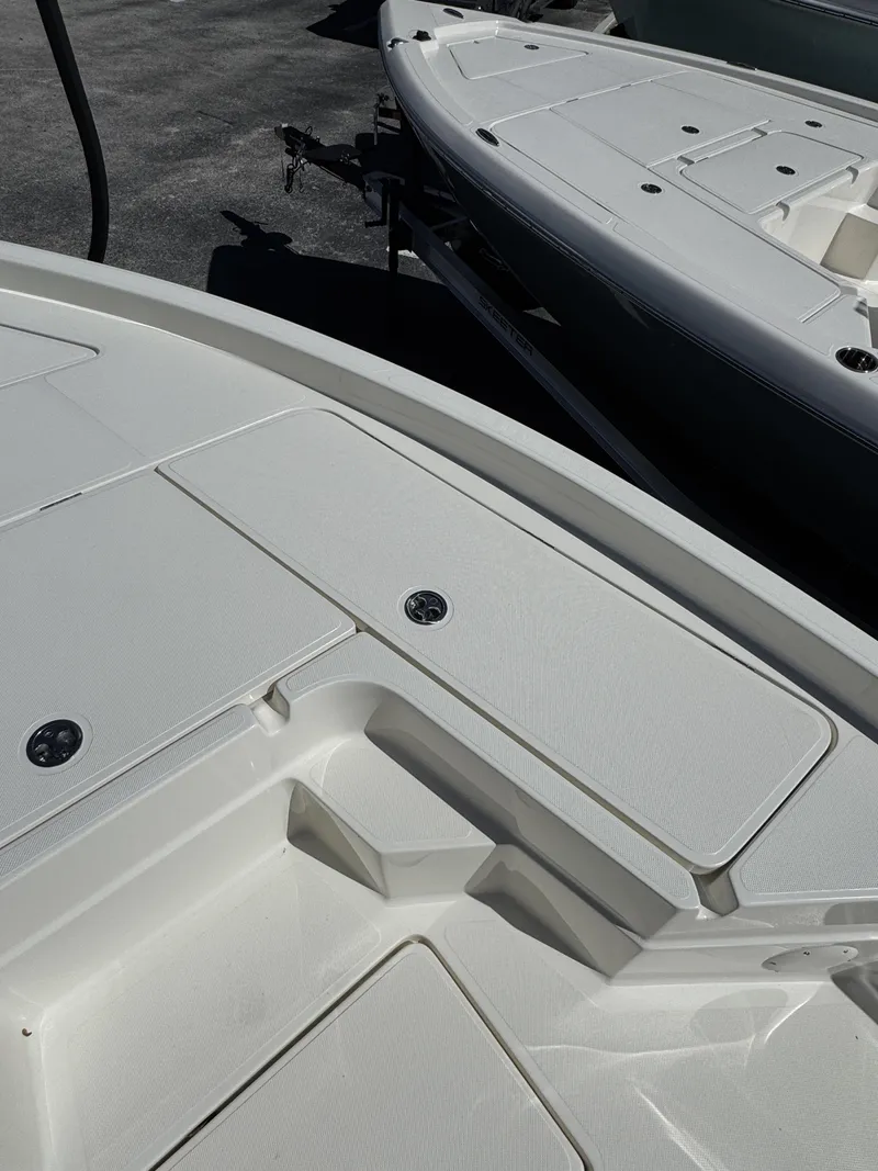 Slide: The Image of Skeeter SX Series SX230 2026 - 6