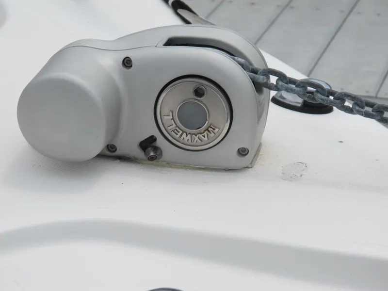 Slide: The Image of Maxwell windlass on 2004 Pro-Line 30 Walkaround boat. - 29