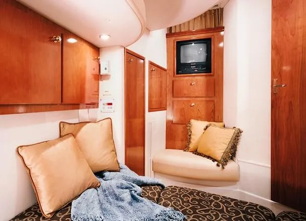 Slide: The Image of Carver Yachts 410 Sport Sedan 2002 - 10
