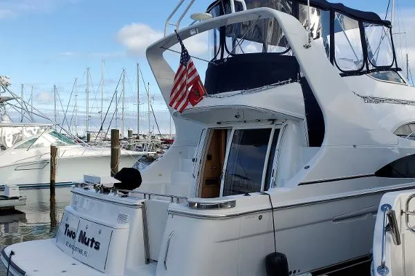 Slide: The Image of Carver Yachts 410 Sport Sedan 2002 - 3