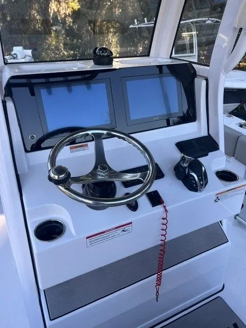 Slide: The Image of Sportsman Heritage 231 Center Console 2025 - 18