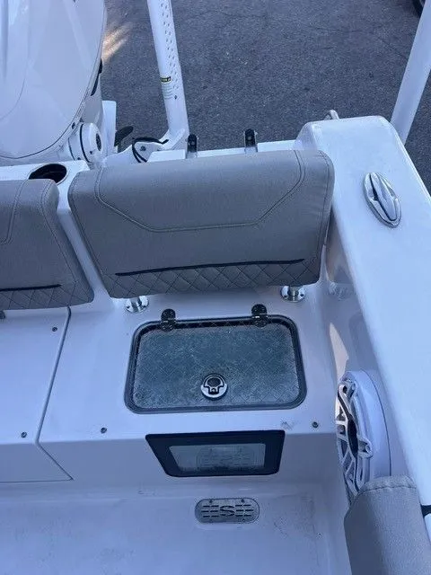 Slide: The Image of Sportsman Heritage 231 Center Console 2025 - 5