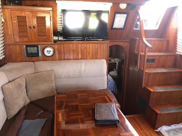Slide: The Image of Marine Trader Sundeck 1987 - 1