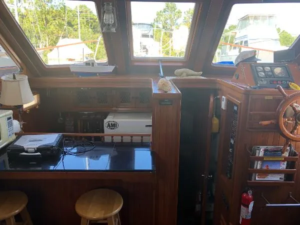 Slide: The Image of Marine Trader Sundeck 1987 - 5