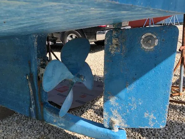 Slide: The Image of Marine Trader Sundeck 1987 - 7