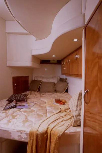 Slide: The Image of Carver Yachts 410 Sport Sedan 2003 - 5
