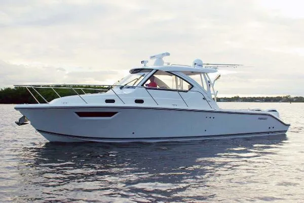 Slide: The Image of Pursuit OS 325 Offshore 2018 - 1