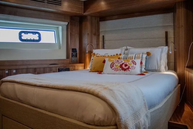 Slide: The Image of Sirena Sirena 58 2022 - 13