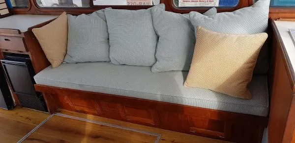 Slide: The Image of Californian 34 LRC 1981 - 4