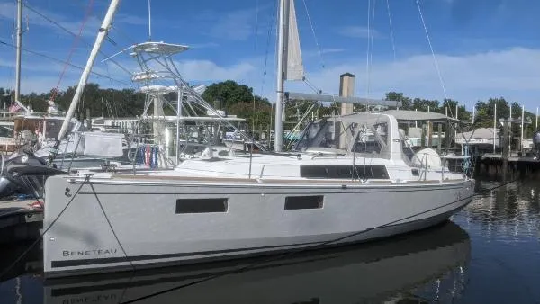 Slide: The Image of Beneteau Oceanis 35.1 w/Generator 2018 - 1