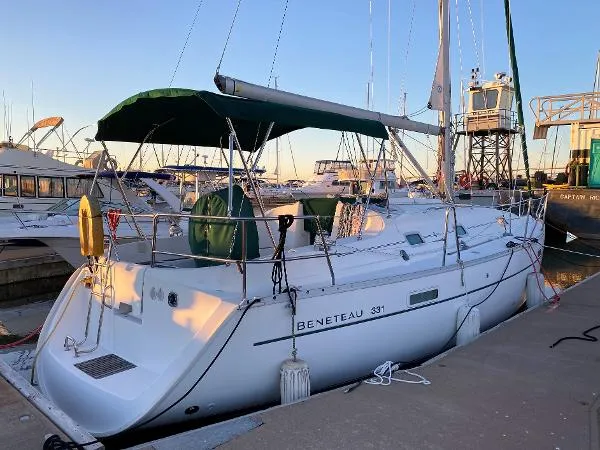 Slide: The Image of Beneteau 331 2000 - 0