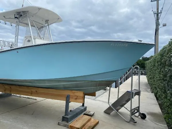 Slide: The Image of Regulator Marine 23 Center Console 2001 - 2