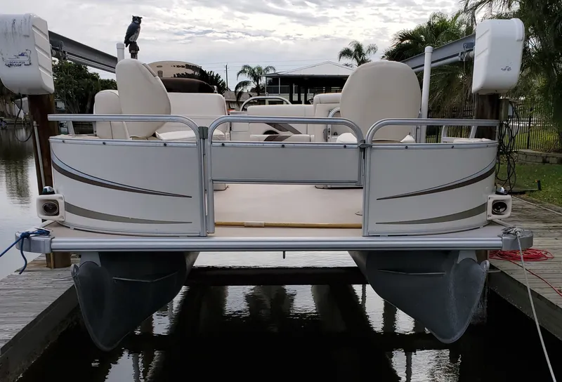 Slide: The Image of Smoker Craft Sun Fisher 2010 - 0