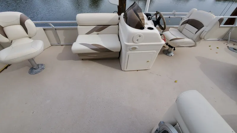 Slide: The Image of Smoker Craft Sun Fisher 2010 - 2