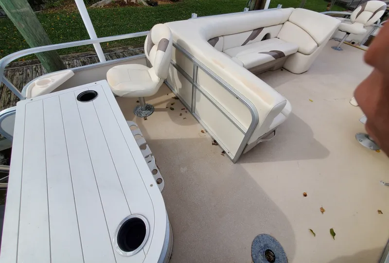 Slide: The Image of Smoker Craft Sun Fisher 2010 - 6