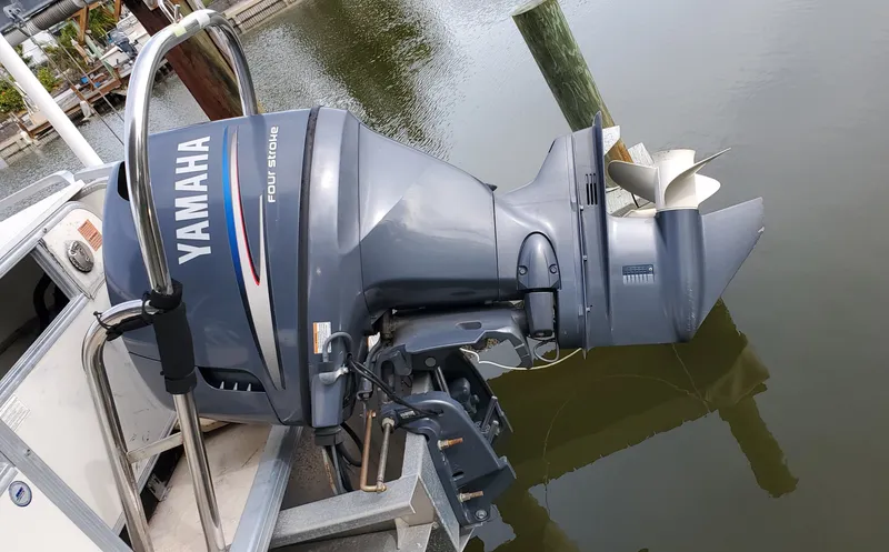 Slide: The Image of Smoker Craft Sun Fisher 2010 - 7