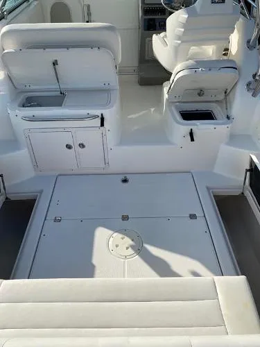 Slide: The Image of Robalo R305 Walkaround 2012 - 10