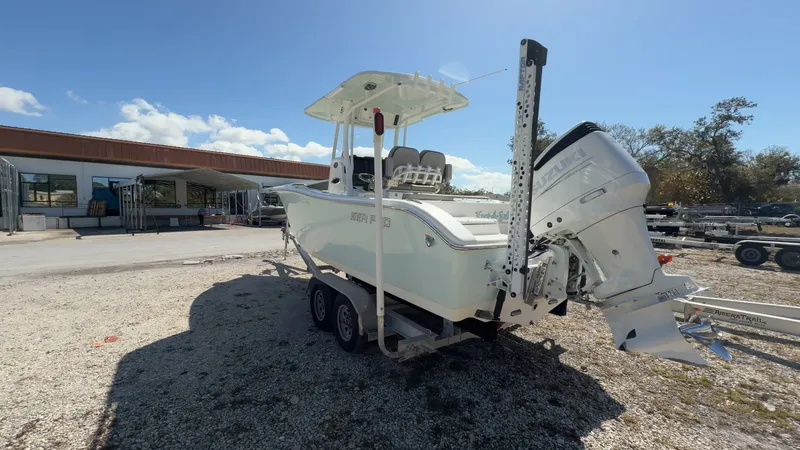 Slide: The Image of Sea Pro 239 DLX 2021 - 16