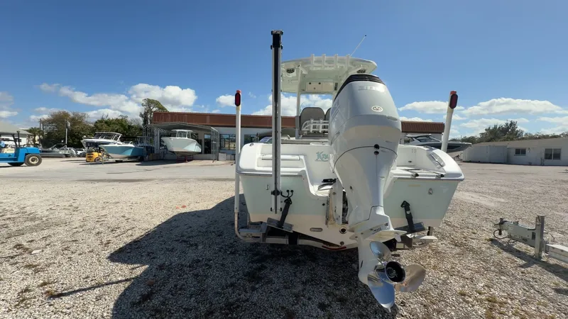 Slide: The Image of Sea Pro 239 DLX 2021 - 21