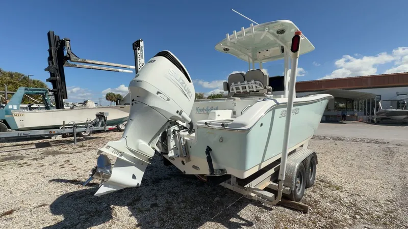 Slide: The Image of Sea Pro 239 DLX 2021 - 30