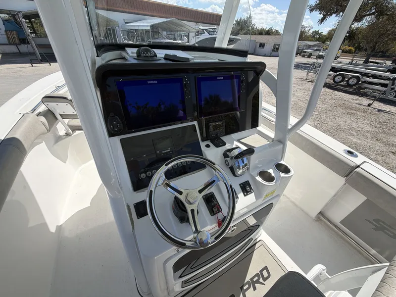 Slide: The Image of Sea Pro 239 DLX 2021 - 41