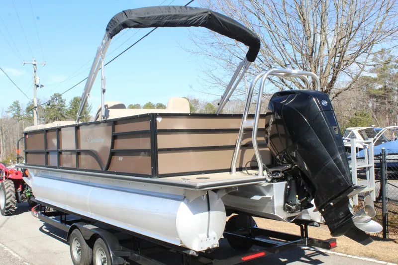 Slide: The Image of Bentley Pontoons 223 Swingback 3/4 tube 2021 - 3