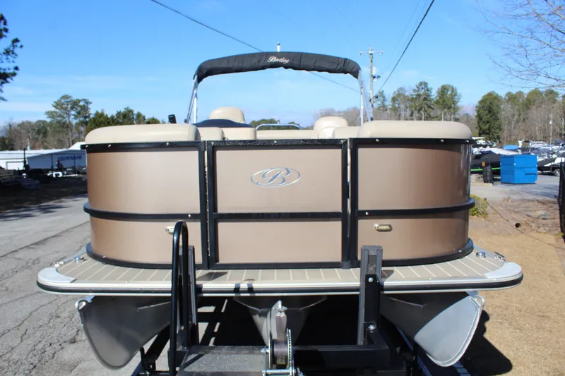 Slide: The Image of Bentley Pontoons 223 Swingback 3/4 tube 2021 - 4