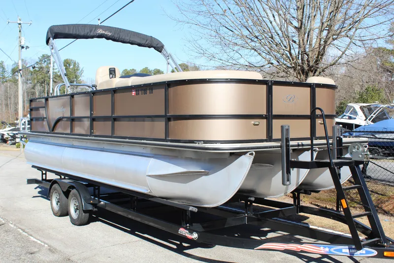 Slide: The Image of Bentley Pontoons 223 Swingback 3/4 tube 2021 - 7