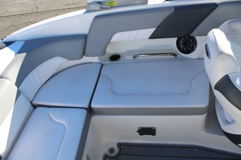 Slide: The Image of Chaparral 23 SSi O/B 2021 - 13