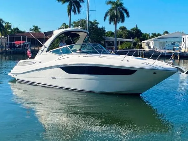 Slide: The Image of Sea Ray 330 Sundancer 2015 - 1