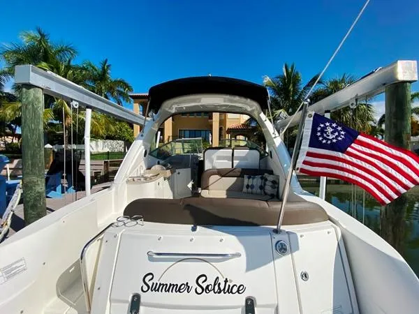 Slide: The Image of Sea Ray 330 Sundancer 2015 - 11