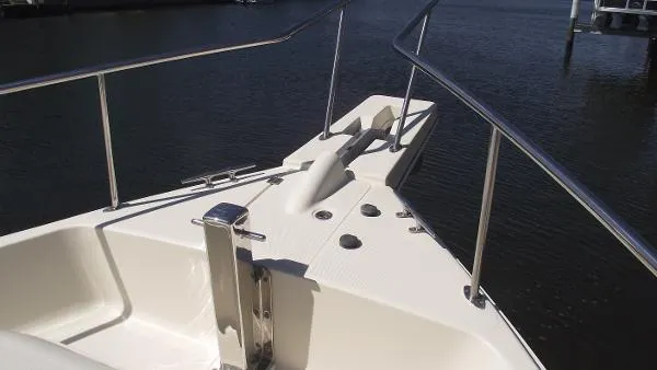 Slide: The Image of Mainship Flybridge Trawler 2006 - 4