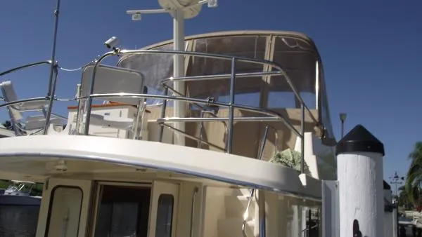 Slide: The Image of Mainship Flybridge Trawler 2006 - 7
