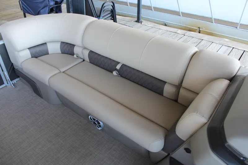Slide: The Image of Beige leather seating on Tracker PB 20 DLX 2025 boat. - 12