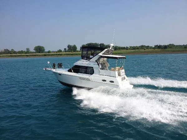 Slide: The Image of Carver Yachts 326 Motor Yacht 2001 - 0
