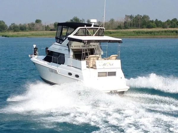 Slide: The Image of Carver Yachts 326 Motor Yacht 2001 - 1