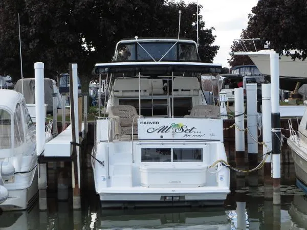 Slide: The Image of Carver Yachts 326 Motor Yacht 2001 - 4