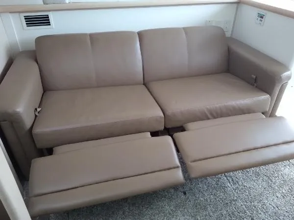 Slide: The Image of Carver Yachts 326 Motor Yacht 2001 - 8