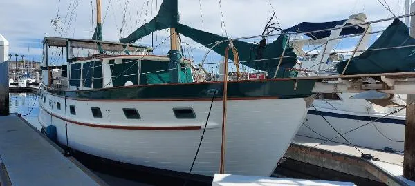 Slide: The Image of Island Trader Motor Sailer 1984 - 2
