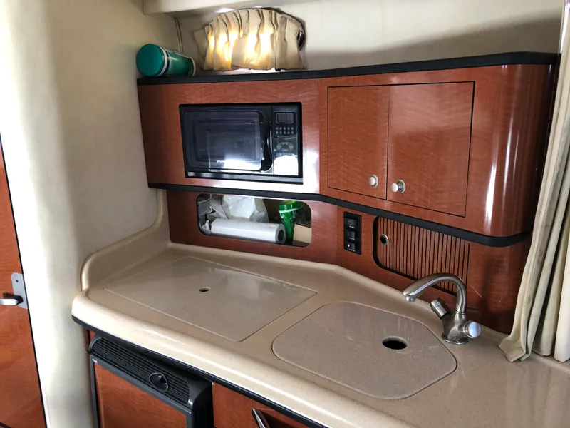 Slide: The Image of Sea Ray 300 Sundancer 2005 - 6