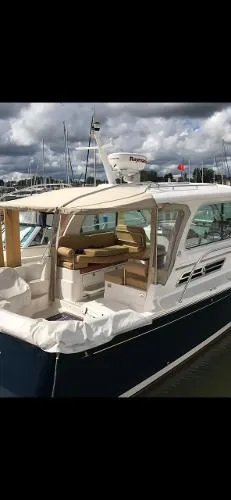 Slide: The Image of Back Cove 30 Hard Top Express 2014 - 9
