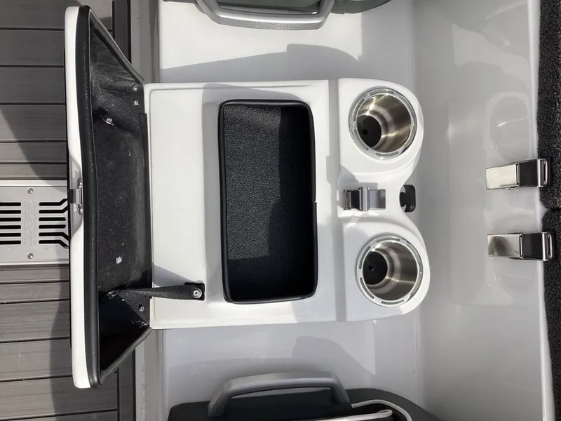 Slide: The Image of Bass Cat Jaguar STS 2026 - 34