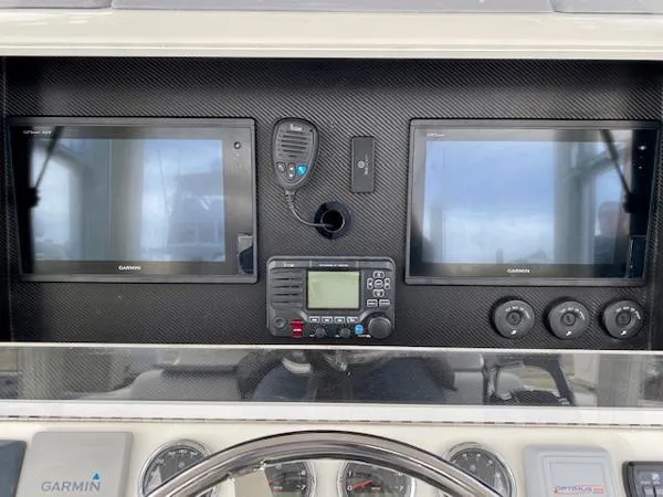 Slide: The Image of SeaVee 340Z 2019 - 8
