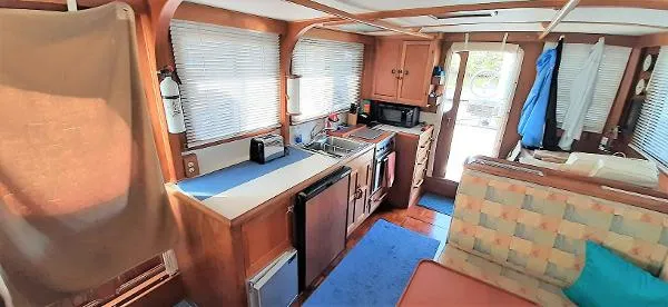 Slide: The Image of Marine Trader 36 Europa Sedan 1979 - 10