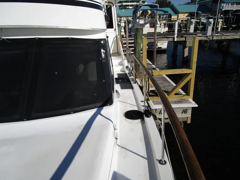 Slide: The Image of Gulfstar 49 Motor Yacht 1988 - 6