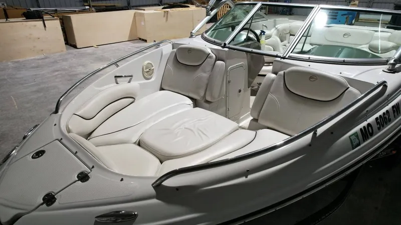 Slide: The Image of Crownline Boats 226 LS 2005 - 14