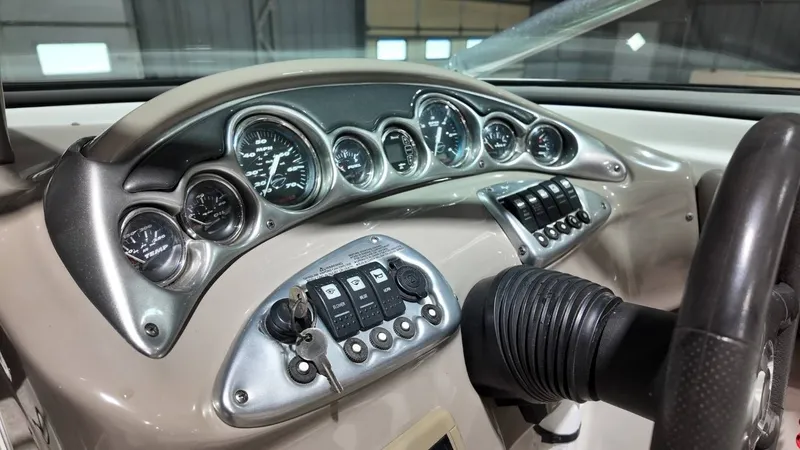 Slide: The Image of Crownline Boats 226 LS 2005 - 18