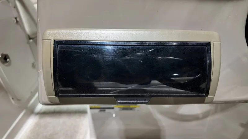 Slide: The Image of Crownline Boats 226 LS 2005 - 19