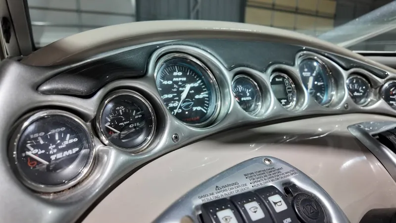 Slide: The Image of Crownline Boats 226 LS 2005 - 21