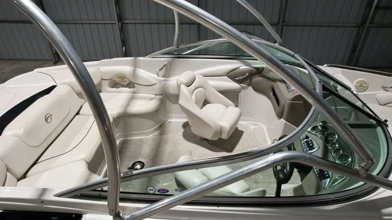 Slide: The Image of Crownline Boats 226 LS 2005 - 27